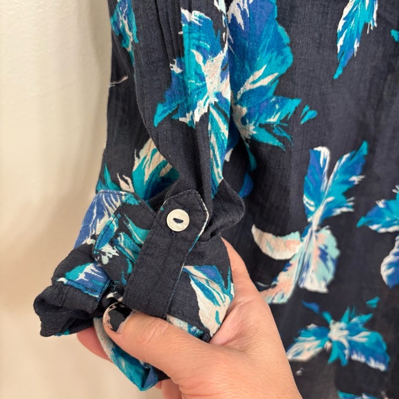 Carve Designs Floral Cotton Popover Gauze V-Neck Long Sleeve with Roll Tab XS - Picture 8 of 10